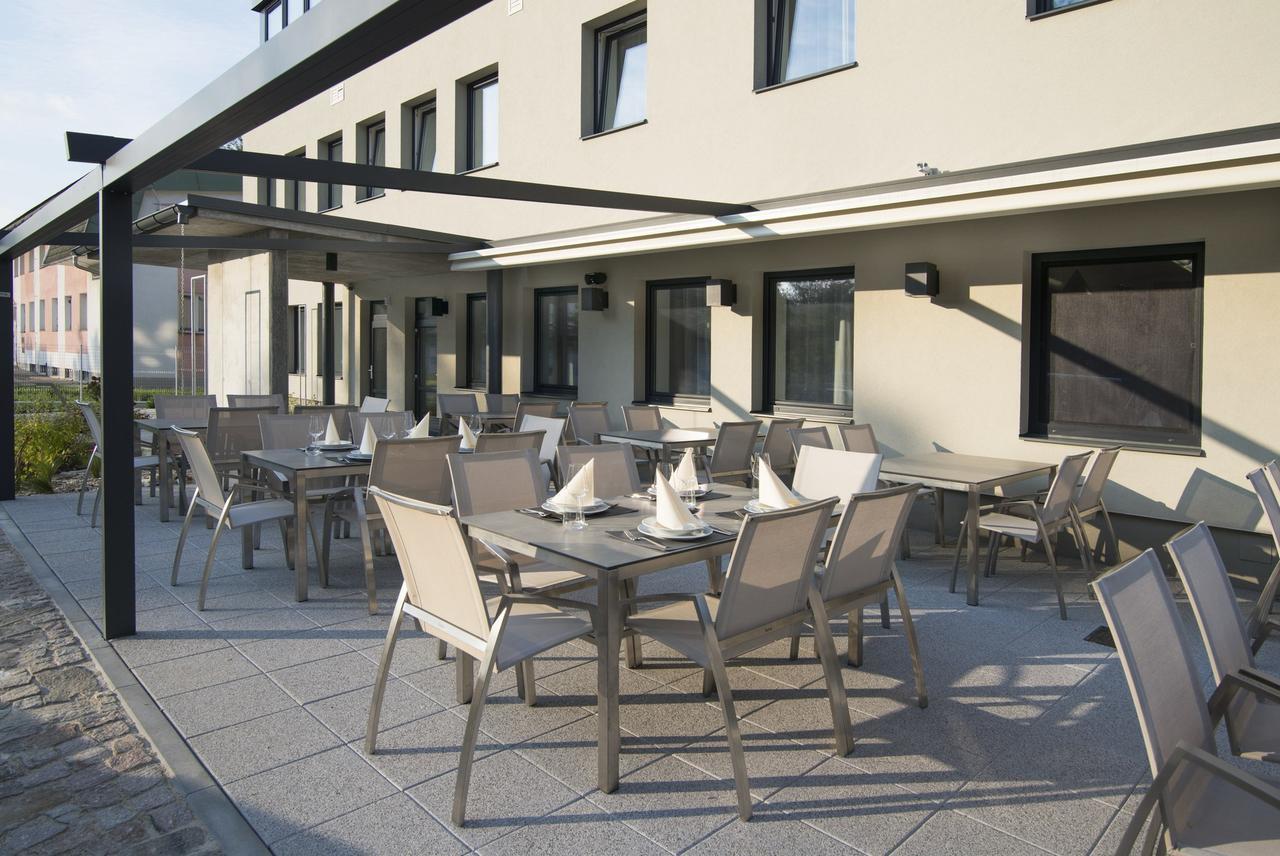 Hotel A Restaurace U Stavaře Vsetín Exteriér fotografie